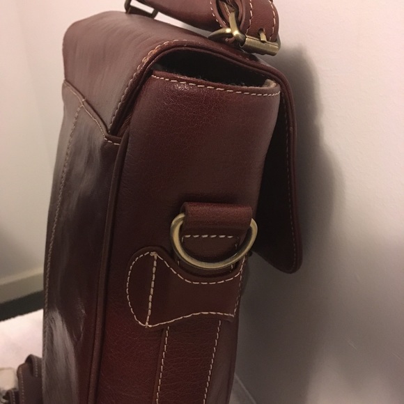 Leather Double Wine Bottle Carrier - Picture 4 of 7